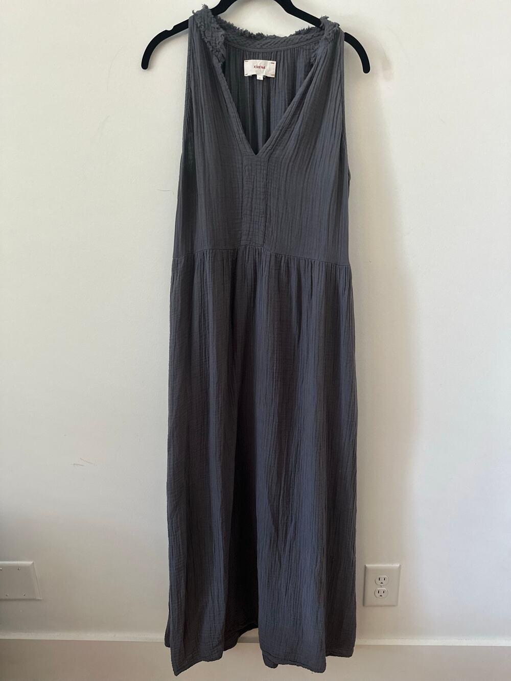 Xirena Midi Dress Women's Size Medium Grey Pleated Sleeveless V-Neck Cotton